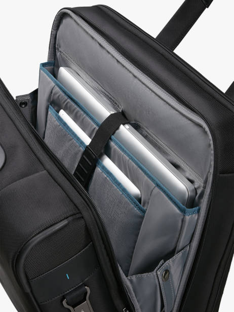 Pilot Case On Wheels With 15